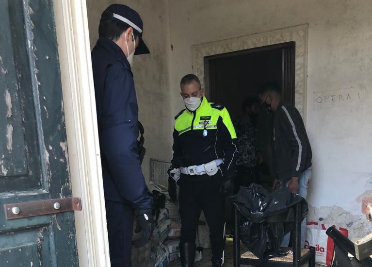 Liceo Montanari, sgomberato un immobile occupato abusivamente da immigrati irregolari