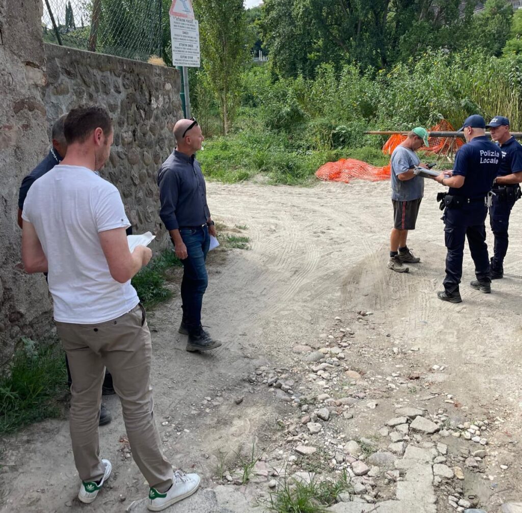 Ponti diga. Vangi verifica e il cantiere viene smantellato 1 Ponti diga. Vangi interviene e fa smantellare il cantiere