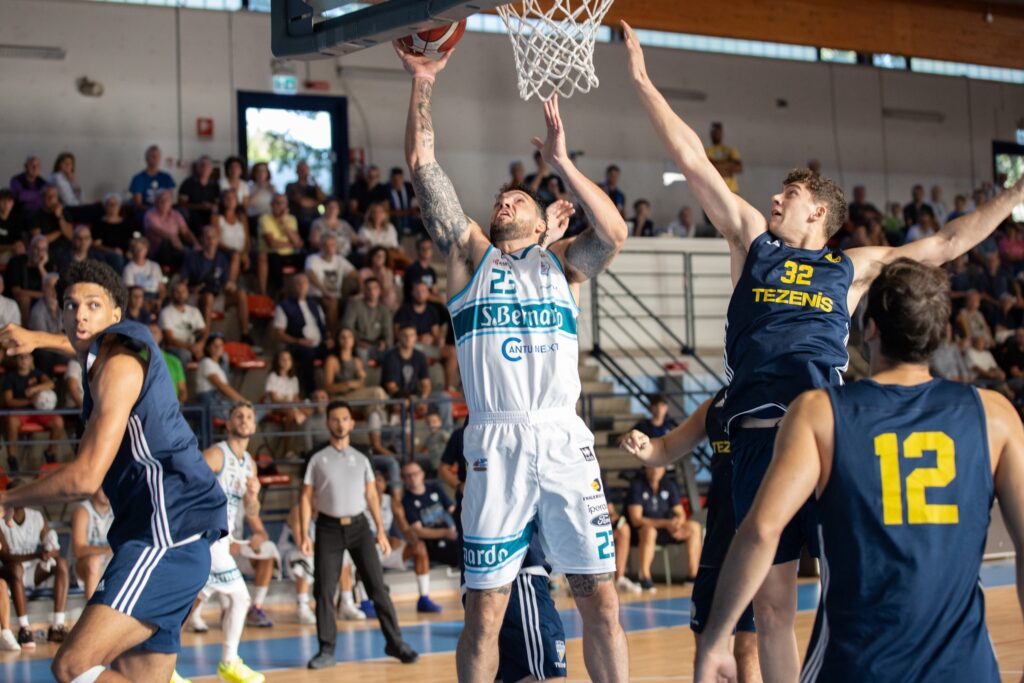 Scaligera Basket, a Seveso passa la corazzata Cantù 87-81. Buono l'esordio di Jocob Pullen 2 459394237 997088912430138 4133371249896543101 n