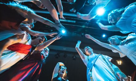 Altri Posti in Piedi apre le iscrizioni. La scuola di teatro all’Astra festeggia i suoi primi 10 anni