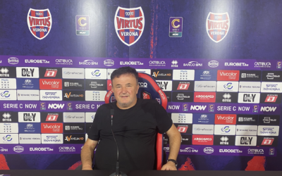 Virtus Verona, Mister Gigi Fresco commenta il successo 1-0 sul Novara: “Una vittoria meritata. Abbiamo ancora margini di crescita”