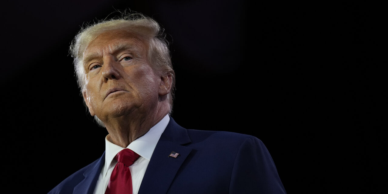 Il baciatemi il culo di Trump ha origini antiche
