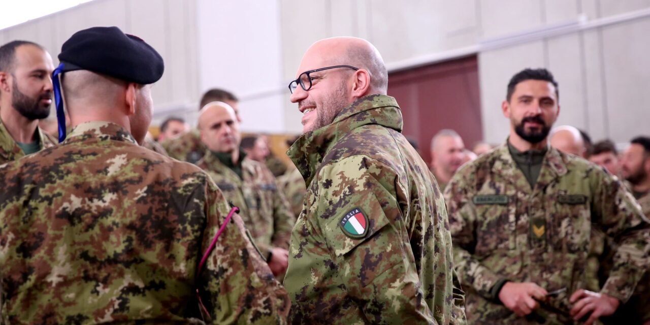 Lorenzo Fontana ai nostri militari in Lettonia: “Vi porto l’abbraccio dell’Italia”