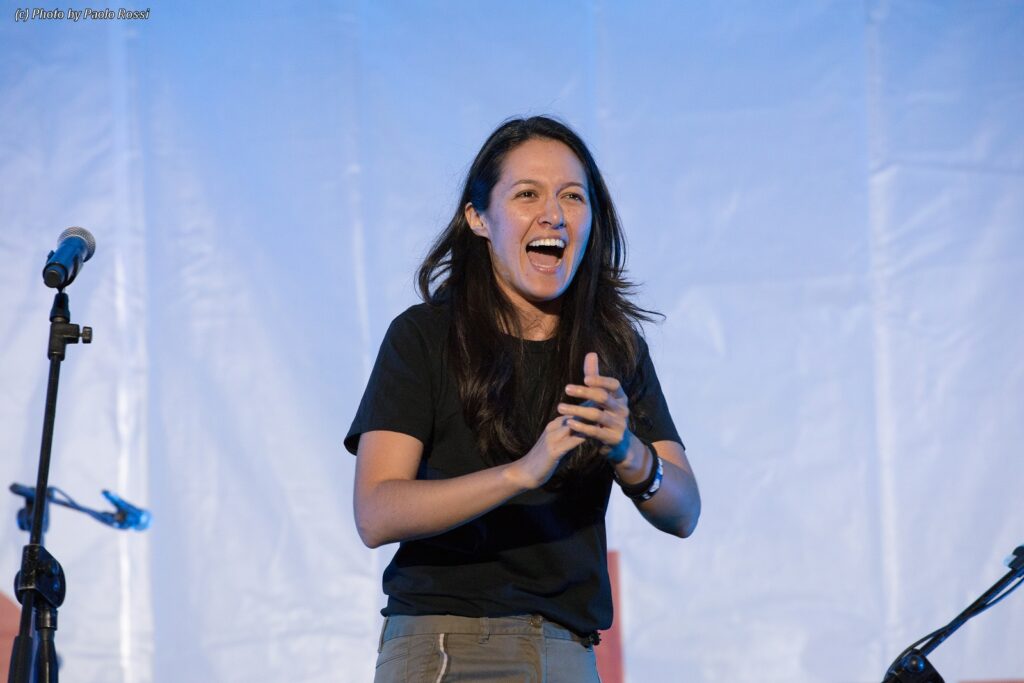 La comica nuovo fenomeno della stand-up comedy all'Astra. Yoko Yamada a San Giovanni Lupatoto il 13 dicembre 1 Yoko Yamada foto Paolo Rossi