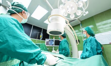 Legnago. Brillante intervento chirurgico per glaucoma
