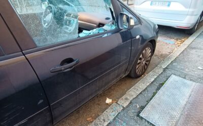 Finestrini infranti a raffica alle auto posteggiate in Borgo Trento