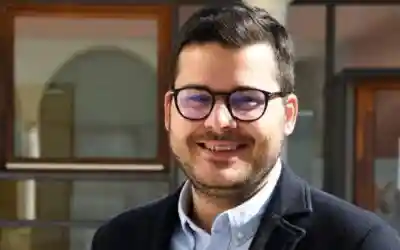 Pressi. Sgomberare immediatamente le case occupate