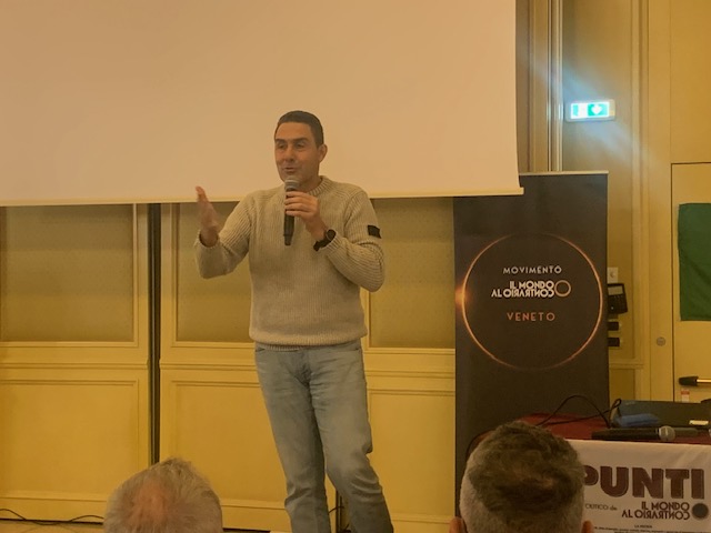 Vannacci a Verona illustra la sua linea politica 3 Vannacci a Verona illustra la sua linea politica.