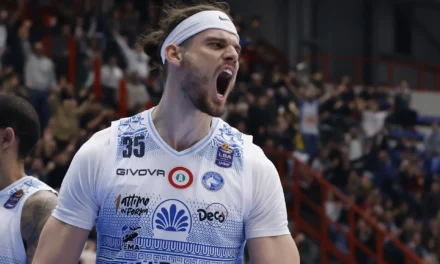 Leonardo Totè non si ferma: 22 punti e 12 rimbalzi nella vittoria contro la capolista Brescia