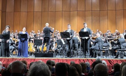 Mozart inaugura la stagione sinfonica della Fondazione Arena con la maestosità della “Grande Messa”