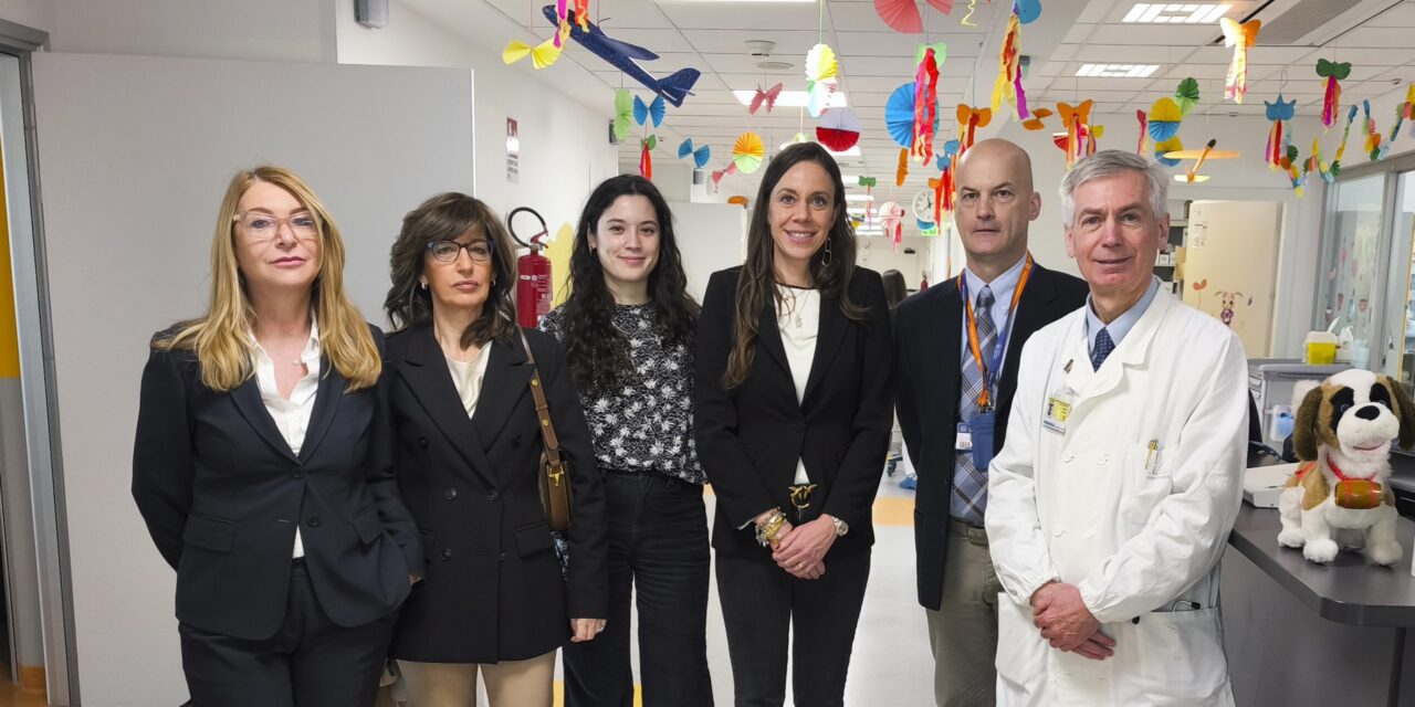 Maddalena Morgante in visita nei reparti di Chirurgia Pediatrica e Oncoematologia dell’Ospedale della Donna e del Bambino