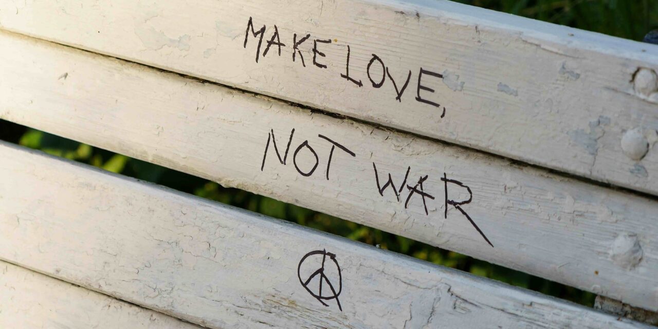 Contrordine compagni! Fate la guerra, non l’amore