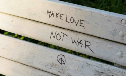 Contrordine compagni! Fate la guerra, non l’amore