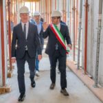 Soave, sopralluogo di Luca Zaia al cantiere del nuovo polo per l’infanzia. Matteo Pressi: “Progettato anche per la protezione civile”