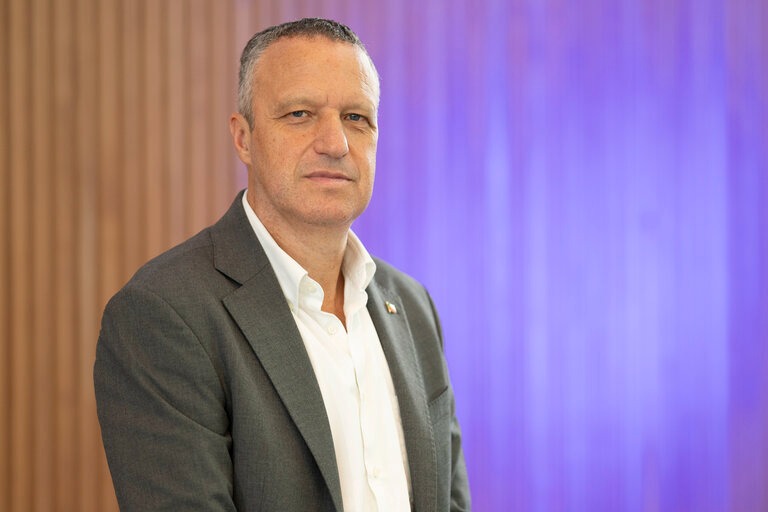 La raccolta rifiuti porta a porta non funziona e costa il 20% in più