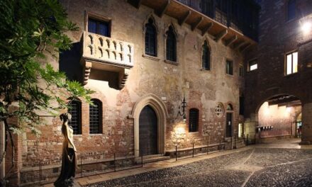 Casa di Giulietta. Il ‘tiramisu’ allunga le code