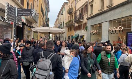 Casa di Giulietta. Sono tornate le code in via Cappello 