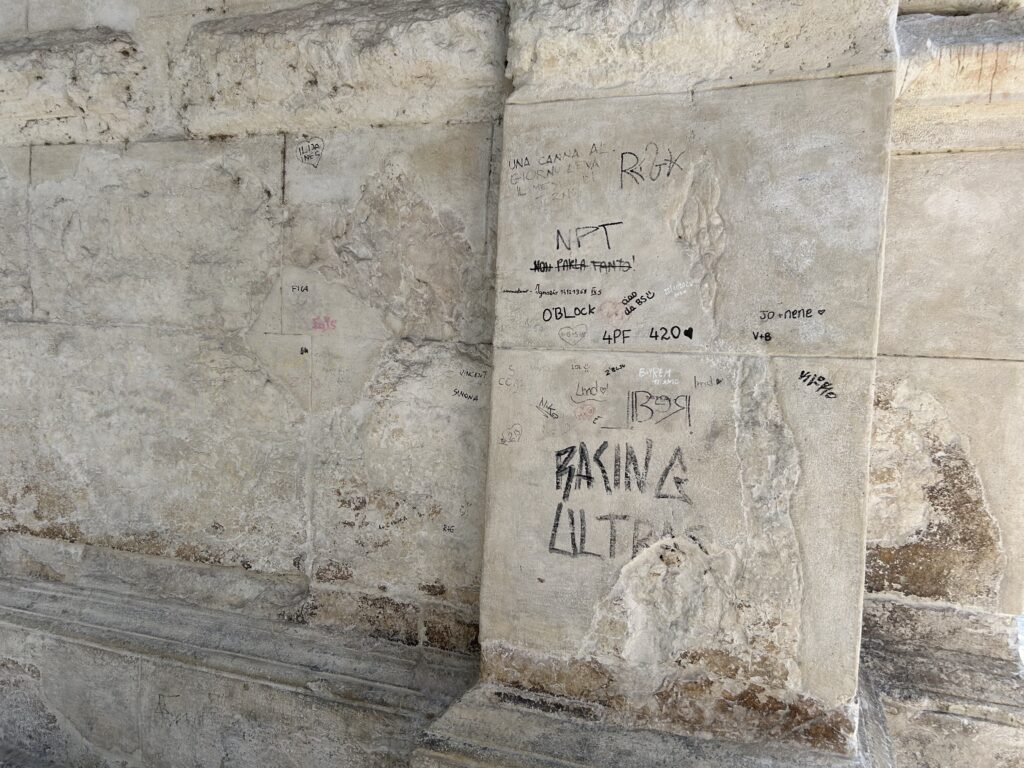 Padovani. Arco dei Gavi deturpato segnale preoccupante