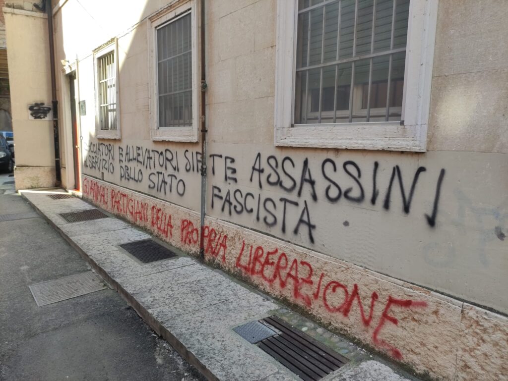 Rigo. Solidarietà a Federcaccia per le scritte sulla sede 1 Rigo. solidarietà a Federcaccia