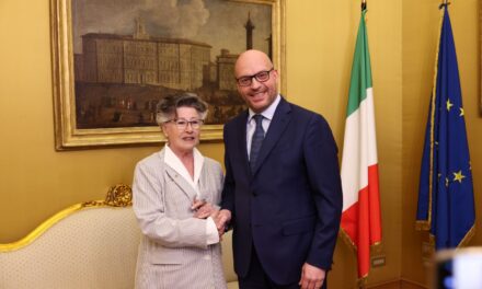 Un omaggio alla forza delle madri: il Presidente Fontana riceve a Montecitorio la signora Turazza