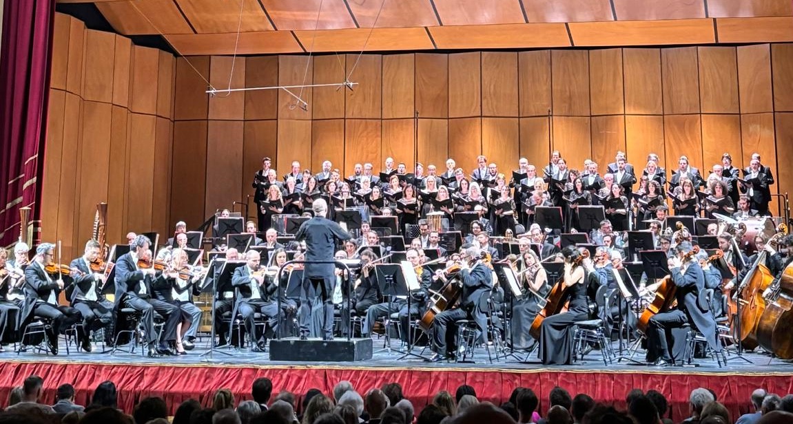 Ravel e Prokofiev al Filarmonico: un omaggio visionario tra danze disgregate e memoria epica