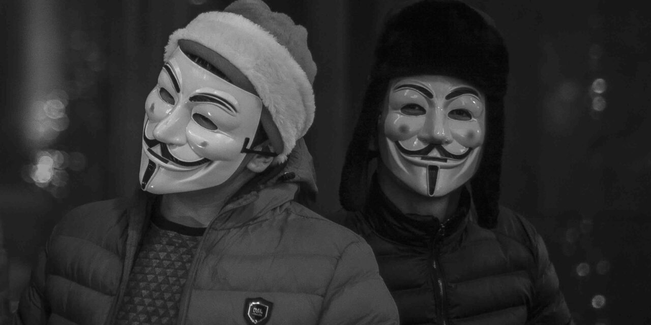 In rete 2 milioni di file segreti. Chi è l’Assange russo?