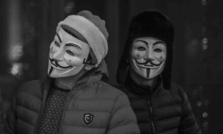 In rete file segreti. Chi è l’Assange russo?