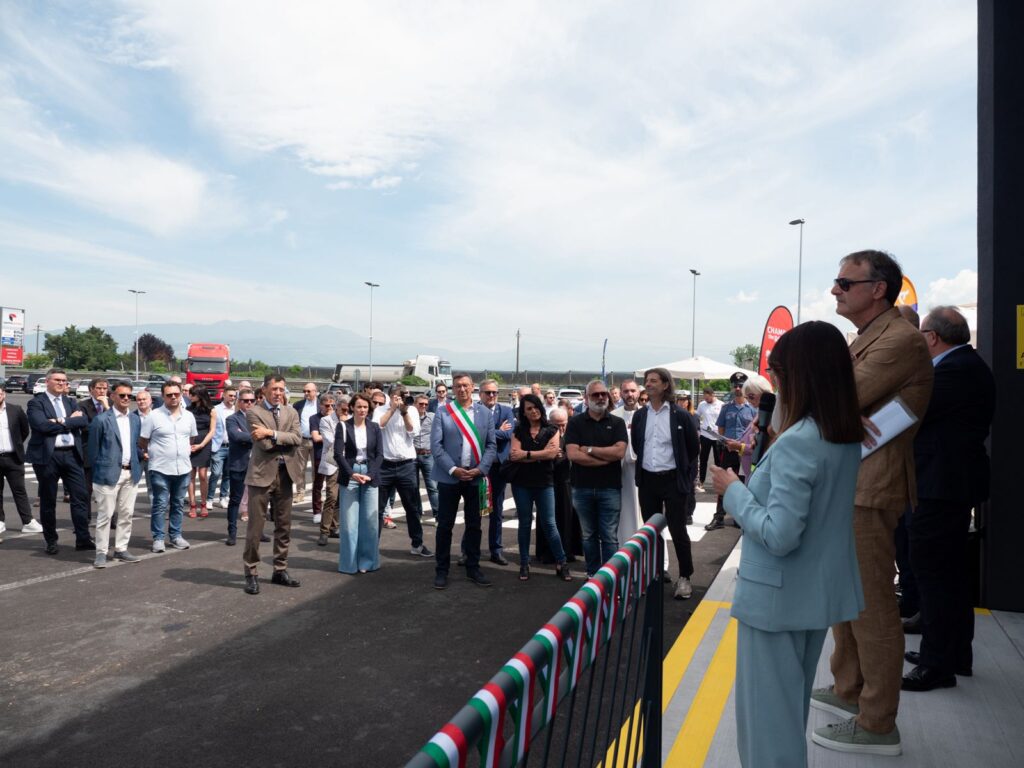 Nuova area multienergy Ugolini Petroli a Bussolengo