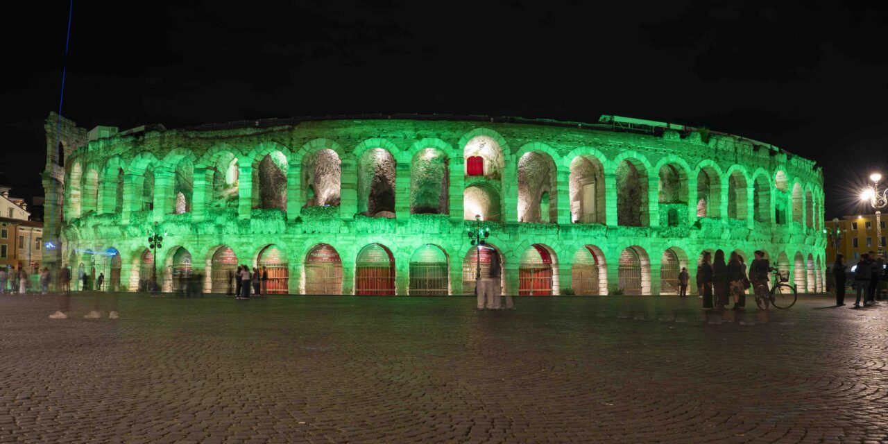 L’Arena illuminata di verde nella giornata dell’Ambiente