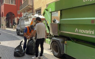 Via i cassonetti, arriva il porta a porta. Per quasi 400 esercizi commerciali di piazza Erbe cambiano le regole per la gestione dei rifiuti