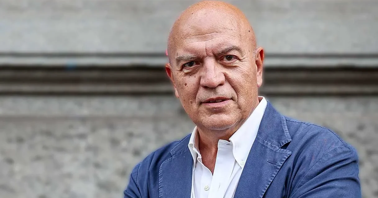 Il libro intervista di Marco Rizzo che ce lo mostra nella sua angelica purezza 