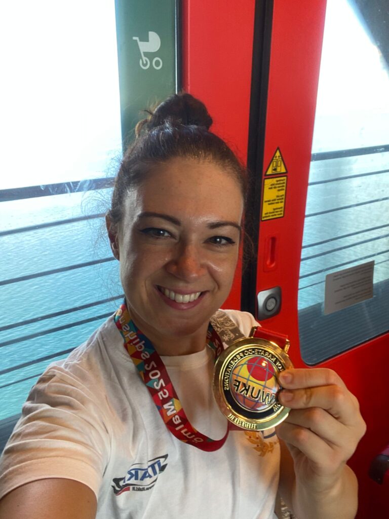 Povegliano, Valentina Zago campionessa mondiale di karate 1 Valentina Zago medaglia