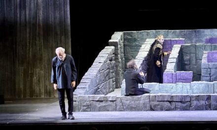 Visioni, illusioni e catarsi: Shakespeare rivive nell’isola-labirinto di Arias