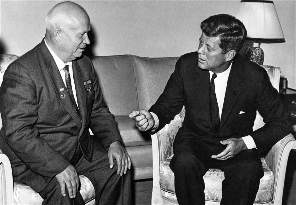 Nikita Krushev e JFK: due mondi (e due epoche) che si sono sempre scontrati