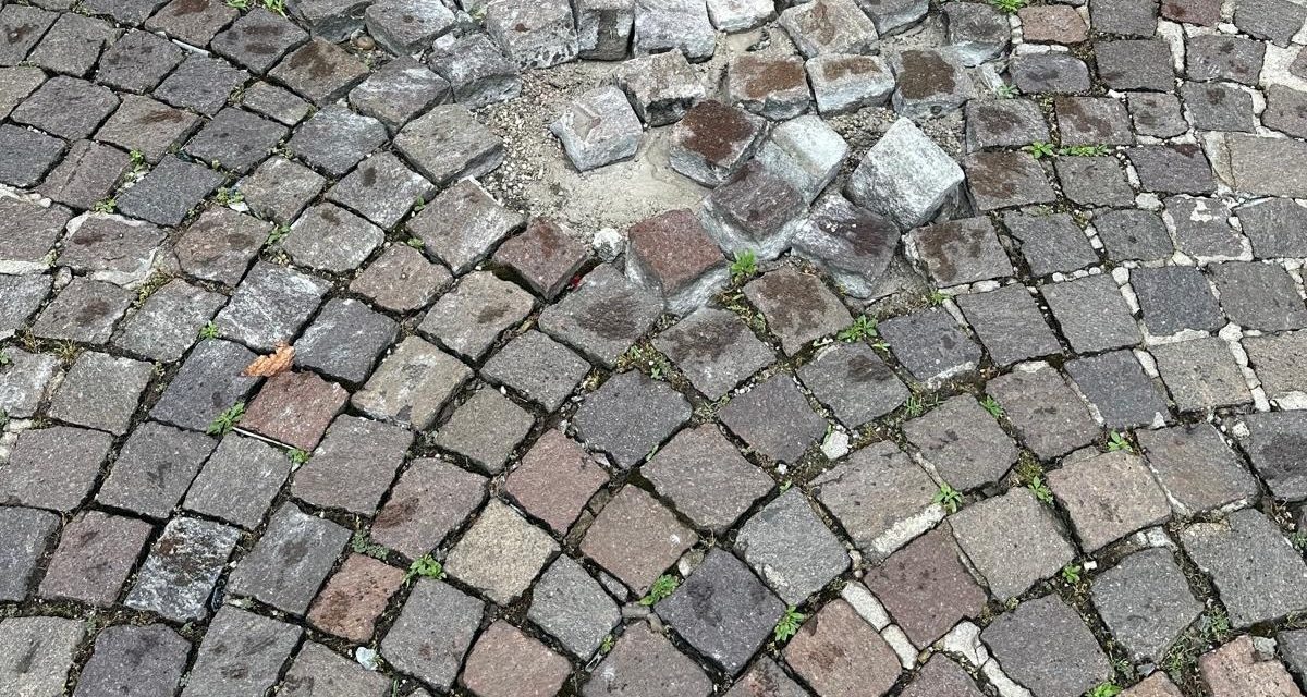 Via 4 Spade chiude al traffico 1 e 2 settembre