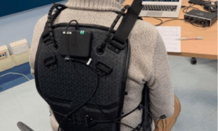 Il giubbotto che permette ai sordi di “sentire” la musica