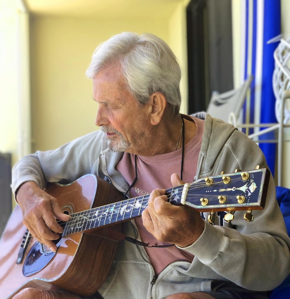 older adult 3358587 1280