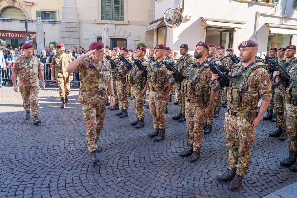 1. Resa degli onori al Capo di Stato Maggiore dellEsercito