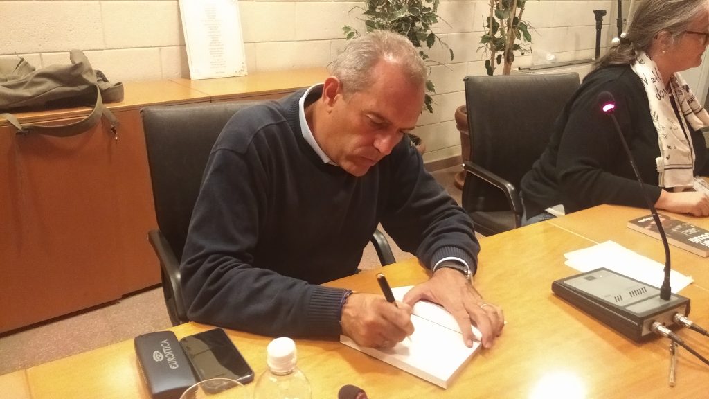 De Magistris ha presentato il suo libro sui “poteri occulti” 3 Luigi de Magistris a Pescantina. 7