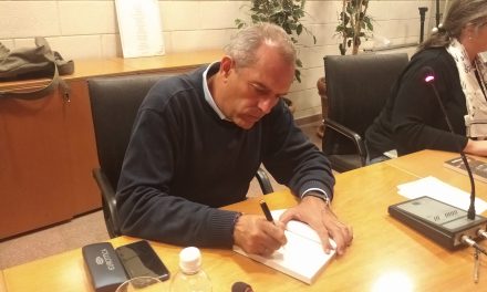 De Magistris ha presentato  il suo libro sui “poteri occulti”