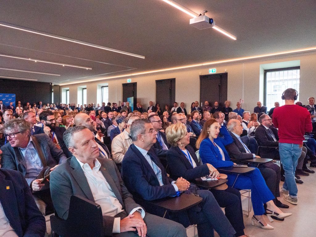 f00aced7 a23e 429b a789 e8ec6770b7b6