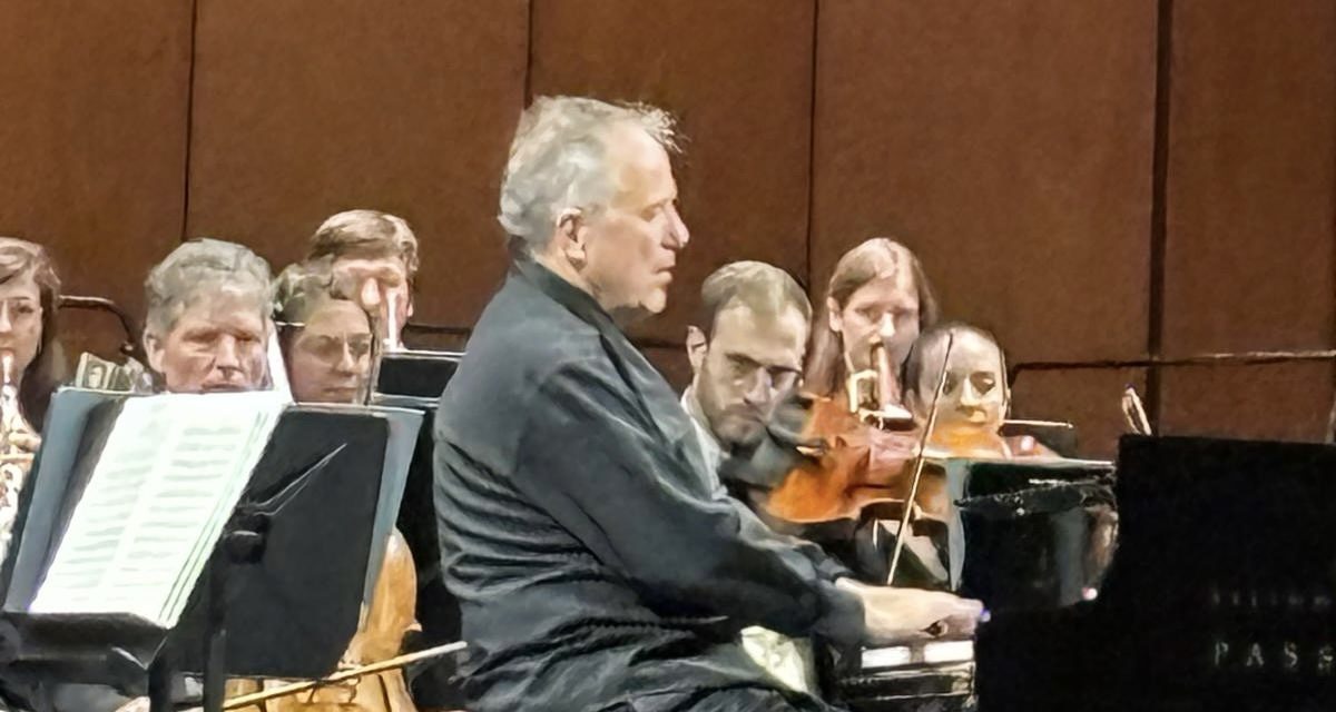 Lonquich e l’Orchestra da Camera di Mantova al Filarmonico