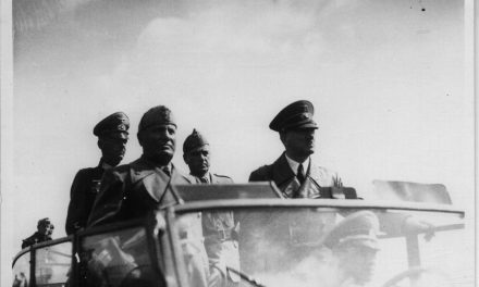 Mussolini in Ucraina recita un poema di Pascoli