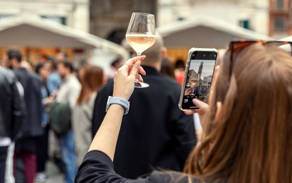 Una foto a Hostaria diventa un'occasione social 