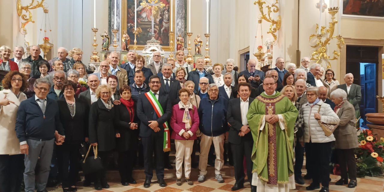 Nozze d’oro a Pescantina, in Duomo la festa dell’amore che unisce generazioni