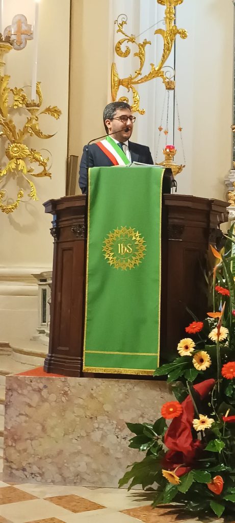 Nozze d’oro a Pescantina, in Duomo la festa dell’amore che unisce generazioni 2 99aeded5 fa32 47d4 8fdf 9aec1ee1bb03