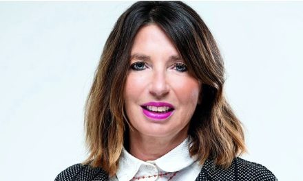 E’ russo. Quindi non deve cantare al Filarmonico