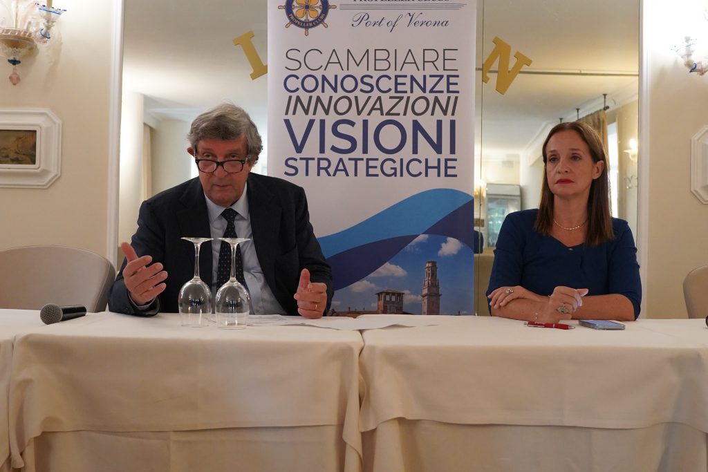 Conferenza stampa 1 2