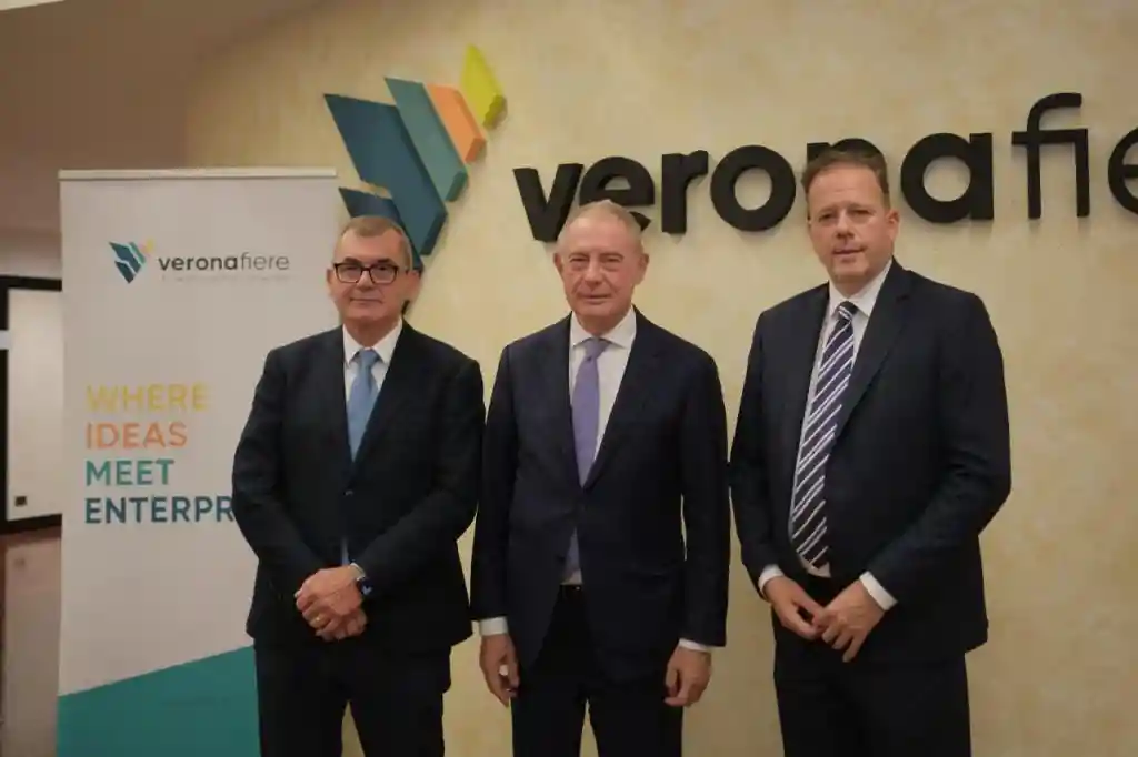 Da sin. Danese Urso Bricolo ©Veronafiere EnneviFoto