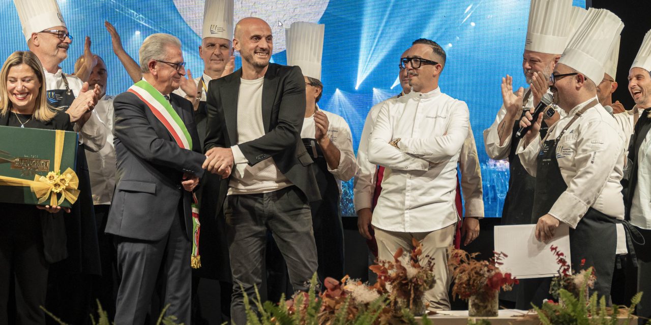 Dieci chef in gara: Ervin Baskimi conquista il “Chicco d’Oro” a Isola della Scala